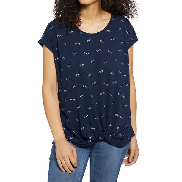 Izod Women's Printed Tee - Fashion-forward design with vibrant prints for versatile style
