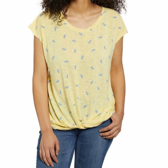 Izod Women's Printed Tee - Fashion-forward design with vibrant prints for versatile style