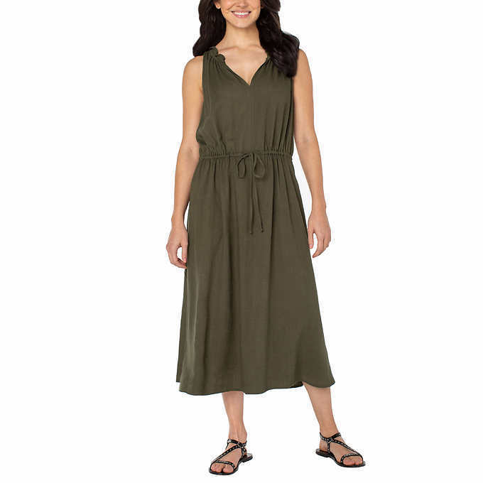 Sophisticated Silhouette for Various Occasions - Timeless Style for Casual or Formal Events